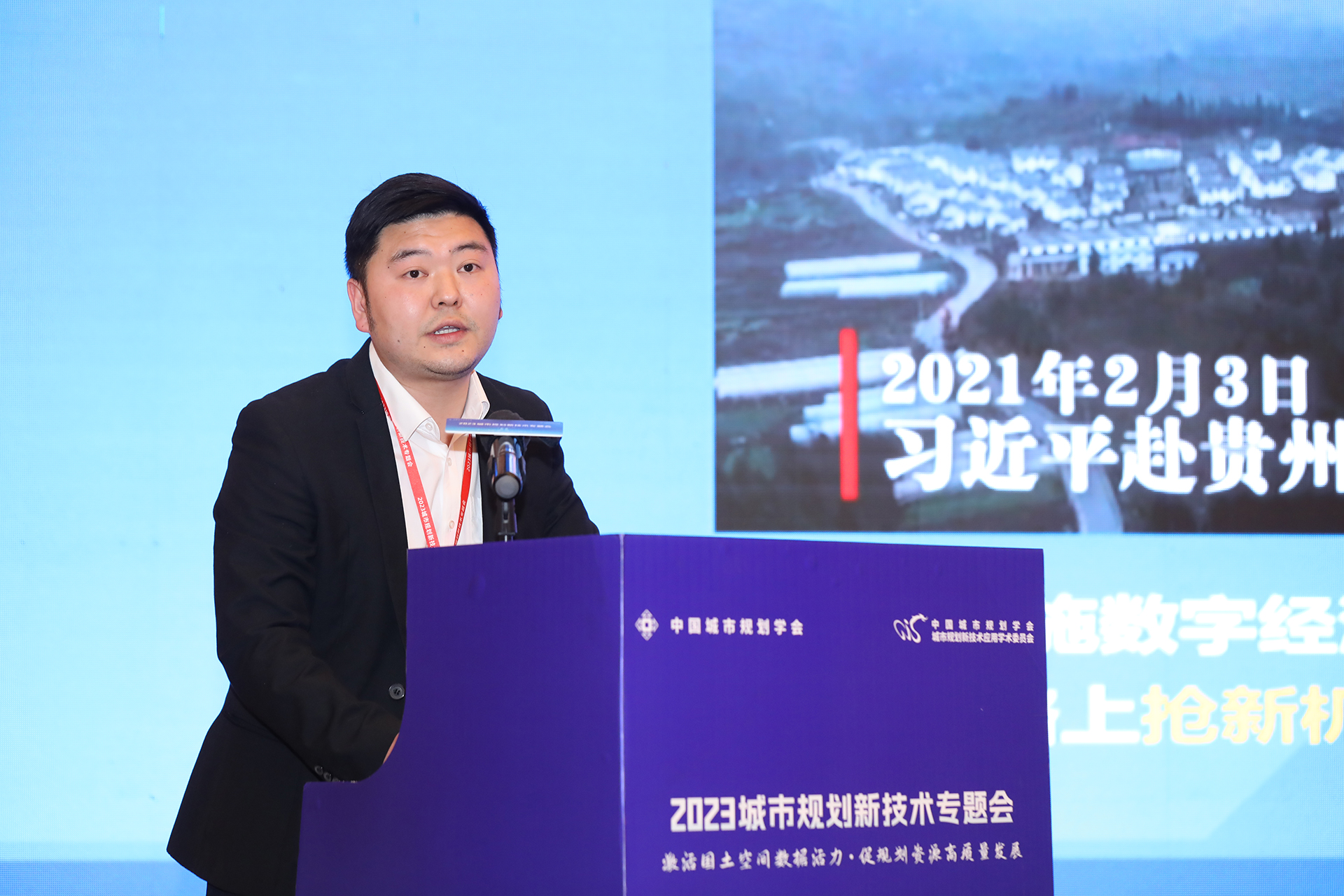 黃煜-.jpg 黃煜-.jpg